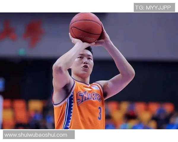 李根：从篮球场上的闪耀星光到人生舞台的坚韧奋斗者